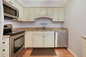 950 S Kanner Highway E2, Stuart, FL 34994 Sold 11/13/23