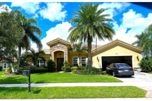571 SE Tres Belle Circle, Stuart, FL 34997 Sold 12/19/23