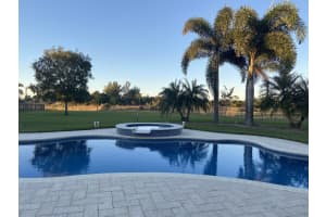 571 SE Tres Belle Circle, Stuart, FL 34997 Sold 12/19/23