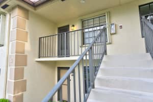 702 Pinecrest Circle E, Jupiter, FL 33458 Sold 01/08/24