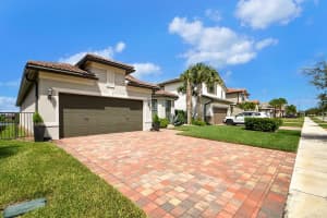 8281 Pedigree Circle, Lake Worth, FL 33467 Sold 12/14/23