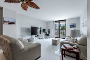 1500 S Ocean Drive 2j, Hollywood, FL 33019 Sold 11/17/23