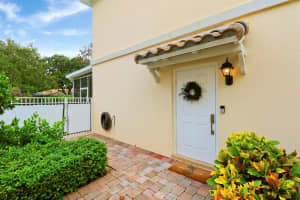 462 Capistrano Drive, Palm Beach Gardens, FL 33410 Sold 11/21/23