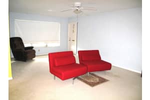 917 S Drive Drive B, Delray Beach, FL 33445 Sold 10/31/23