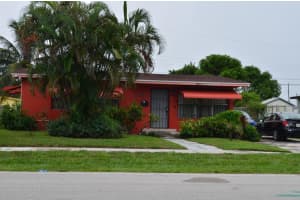 1388 7th Street, West Palm Beach, FL 33401 Sold 10/16/23