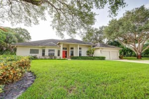 9 Oakwood Drive, Sewalls Point, FL 34996 Sold 01/26/24