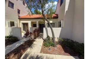 13 Via De Casas Sur 103, Boynton Beach, FL 33426 Sold 11/03/23