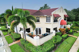 19 Uno Lago Drive, Juno Beach, FL 33408 Sold 01/29/24