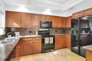 1717 S Ocean Boulevard 12, Lauderdale By The Sea, FL 33062 Sold 01/31/24