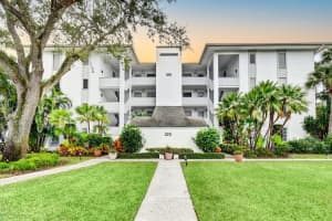 370 NE Edgewater Dr APT 104, Stuart, FL 34996, Sold 02/27/24