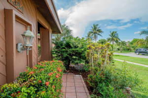 MLS# R10924808, West Palm Beach, Florida 33417