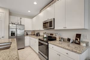 520 SW Glen Crest Way, Stuart, FL 34997 Sold 10/30/23