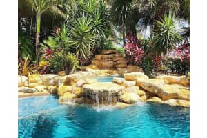 9208 Pineville Drive, Lake Worth, FL 33467 Sold 11/07/23