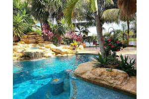 9208 Pineville Drive, Lake Worth, FL 33467 Sold 11/07/23