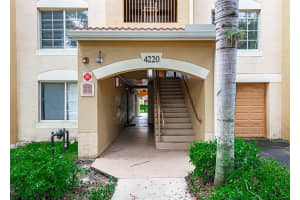 4220 San Marino Boulevard 303, West Palm Beach, FL 33409 Sold 10/30/23