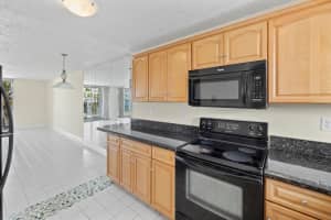 917 N Flagler Drive 407, West Palm Beach, FL 33401 Sold 01/25/24
