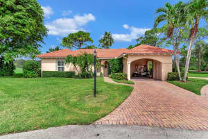11 Fairway Drive, Boynton Beach, FL 33436 Sold 12/19/23
