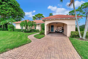 11 Fairway Drive, Boynton Beach, FL 33436 Sold 12/19/23