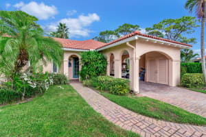 11 Fairway Drive, Boynton Beach, FL 33436 Sold 12/19/23