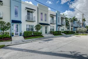 420 NE 35th Court 2, Oakland Park, FL 33334 Sold 12/14/23