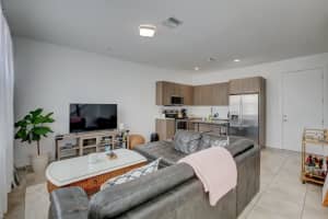 420 NE 35th Court 2, Oakland Park, FL 33334 Sold 12/14/23