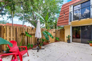 733 NW 98 Circle, Plantation, FL 33324 Sold 12/12/23