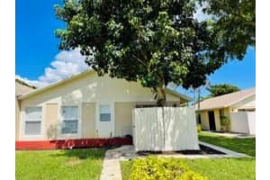 213 SE 1st Circle 17b, Boynton Beach, FL 33435 Sold 11/15/23