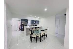 213 SE 1st Circle 17b, Boynton Beach, FL 33435 Sold 11/15/23