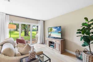 1958 Discovery Cir E, Deerfield Beach, FL 33442, Sold 02/09/24