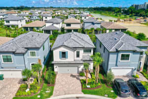 4440 Waterside Drive, Oakland Park, FL 33309 Sold 02/16/24