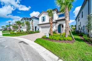 4440 Waterside Drive, Oakland Park, FL 33309 Sold 02/16/24