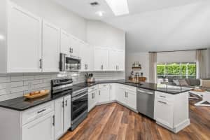 1675 Wiltshire Village Drive, Wellington, FL 33414 Sold 12/13/23