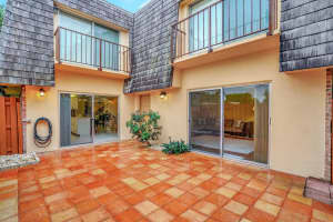 542 SE 27th Way, Boynton Beach, FL 33435 Sold 02/29/24