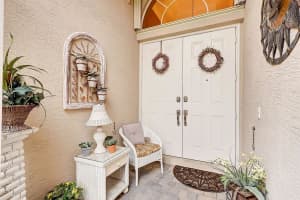 6904 SE Twin Oaks Circle, Stuart, FL 34997 Sold 02/15/24