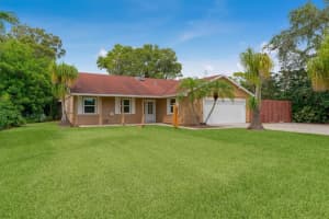 550 NE Town Terrace, Jensen Beach, FL 34957 Sold 01/23/24