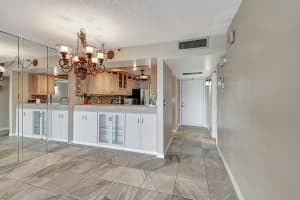 18 Royal Palm Way 307, Boca Raton, FL 33432 Sold 04/15/24