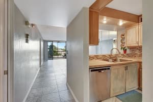 18 Royal Palm Way 307, Boca Raton, FL 33432 Sold 04/15/24