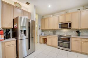 11218 Edgewater Circle, Wellington, FL 33414 Sold 02/02/24