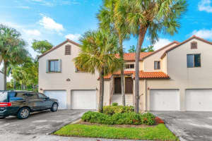 4 Via De Casas Sur 201, Boynton Beach, FL 33426 Sold 12/29/23