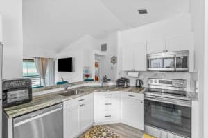 4 Via De Casas Sur 201, Boynton Beach, FL 33426 Sold 12/29/23