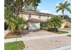 5343 NW 90th Avenue NW, Sunrise, FL 33351 Sold 11/16/23