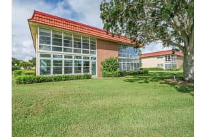 57 Woodland Dr APT 101, Vero Beach, FL 32962, Sold 02/16/24