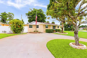774 Sarazen Drive, West Palm Beach, FL 33413 Sold 11/29/23