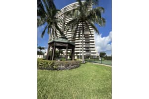 5200 N Flagler Drive 703, West Palm Beach, FL 33407 Sold 01/27/25