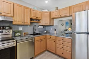 5 Abbey Lane 202, Delray Beach, FL 33446 Sold 12/28/23