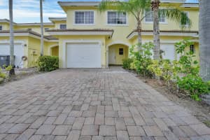 753 Imperial Lake Road, West Palm Beach, FL 33413 Sold 11/30/23