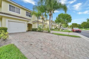 753 Imperial Lake Road, West Palm Beach, FL 33413 Sold 11/30/23