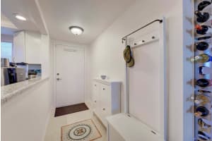 1901 Indian River Boulevard 101, Vero Beach, FL 32960 Sold 04/25/24