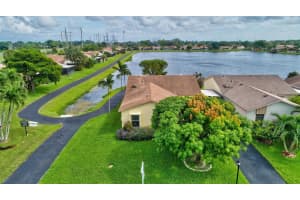 5585 Mirror Lakes Boulevard, Boynton Beach, FL 33472 Sold 02/12/24