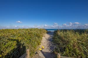 2565 S Ocean Boulevard 209, Palm Beach, FL 33480 Sold 06/17/24